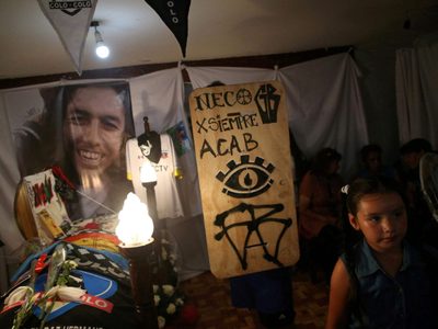 Chile: Un muerto y dos personas heridas en la jornada más violenta de 2020