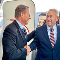 Ronald Johnson llega a México; el exjefe de la CIA que despachará desde la Embajada de EU