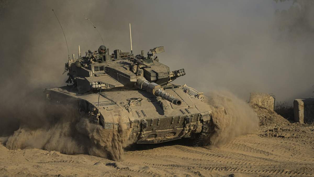 Un tanque israelí cerca de la frontera con la Franja de Gaza, el 14 de julio del 2024.