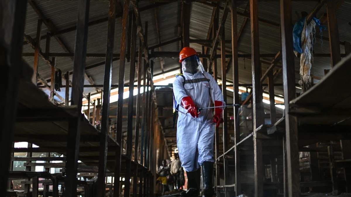 Incendian centro de tratamiento del Ébola en el Congo; es el segundo ataque en una semana