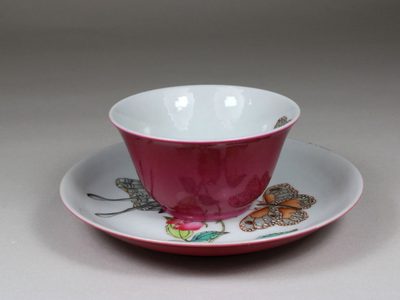Si tenes tazas rotas o viejas, no las tires: mirá el hermoso y original uso que les podes dar en tu jardín