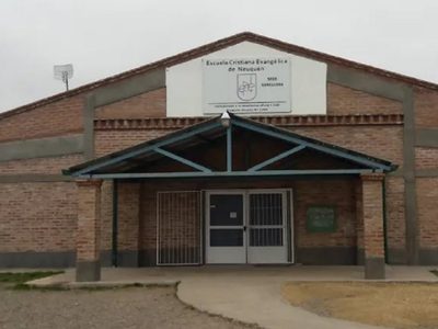 Acusan a administrativa de quedarse con dinero de las cuotas de un colegio evangélico de Neuquén