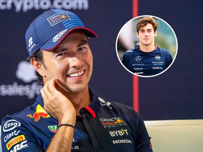 “No se equivocó nunca”: Checo Pérez volvió a elogiar a Colapinto por su defensa en Marina Bay