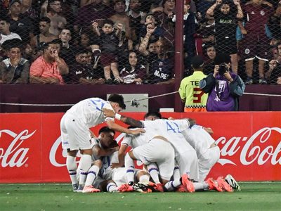 Tigre le hizo el pasillo a Lanús, de frente, y también lo eliminó