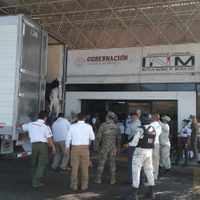 El INM detiene a 61 migrantes que viajaban en un tractocamión