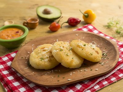 Tortitas de papa y pollo desmechado: una receta bomba y súper deliciosa para lucirte como un chef
