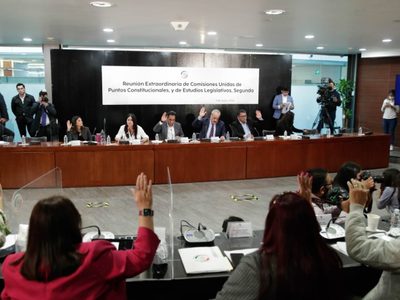 Reforma militar avanza en el Senado en medio de revelaciones sobre el espionaje del Ejército