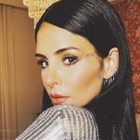 Cande Tinelli subió una jugada foto a las redes y Juanita reaccionó