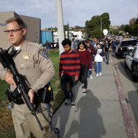 Estudiante de California mata a dos compañeros, hiere a tres y se dispara en la cabeza