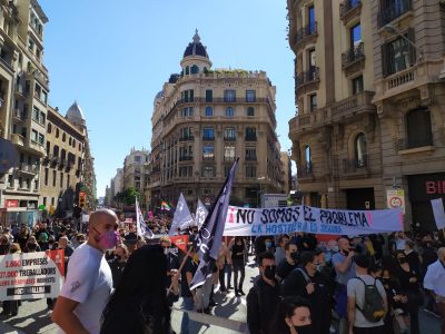 Cocineros y mozos protestan en Barcelona contra nuevo cierre de restaurantes y bares