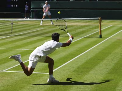 El dos veces campeón defensor Carlos Alcaraz vence a Taylor Fritz y regresa a la final de Wimbledon