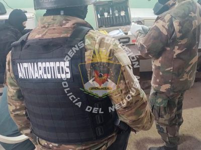 Secuestran 2 kilos de cocaína y 1 de marihuana, y detienen a dos personas