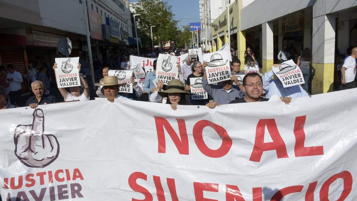 Un protesta por el asesinato del periodista Javier Valdez en Sinaloa