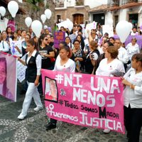 Mujeres salen a las calles de Iguala y Chilpancingo para exigir justicia por el crimen de Magda