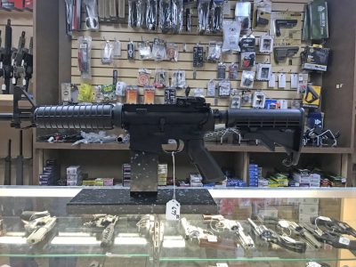 La otra crisis de la frontera: 60 Minutes aborda el tráfico de armas desde EU y la demanda de México