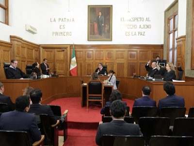 Javier Laynez celebra la última sesión en la historia de la segunda sala de la Corte