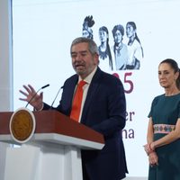 México confronta a legisladores de EU por impuesto a remesas