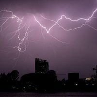 "Granizo, ráfagas y rayos": el Servicio Meteorológico lanzó tres alertas por fuertes tormentas
