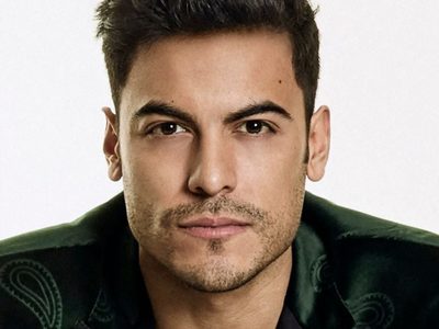 ¿Y esas fotos? Carlos Rivera en medio de una polémica por unas postales subidas de tono. ¡OMG!