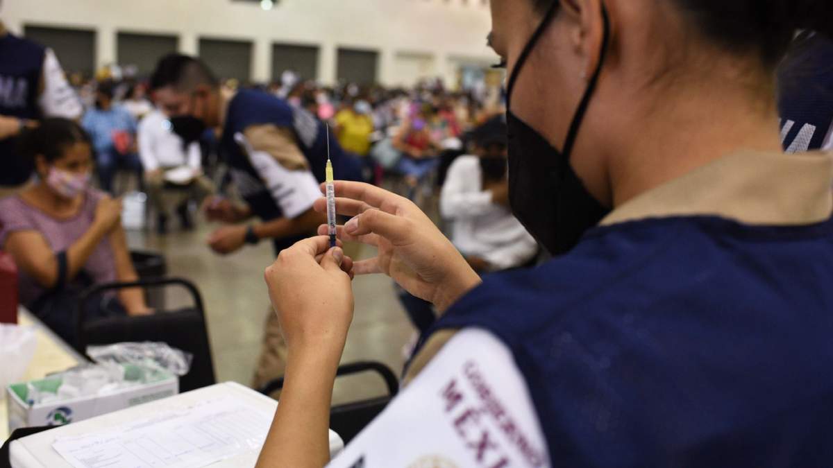 Vacunación de maestros en Veracruz