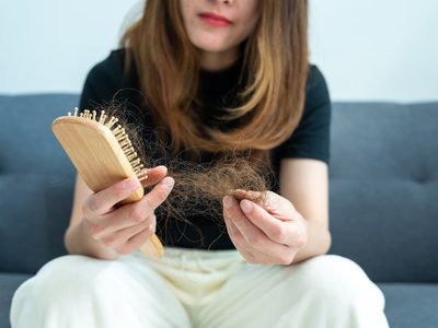 ¿Se te cae el cabello? Las claves para diferenciar una caída temporal de un problema crónico