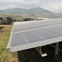 El Parque Fotovoltaico El Alamito ya cuenta con sus primeros paneles solares