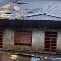 En medio del viento y las lluvias, el CPEM 17 de Villa La Angostura sufrió la voladura de su techo