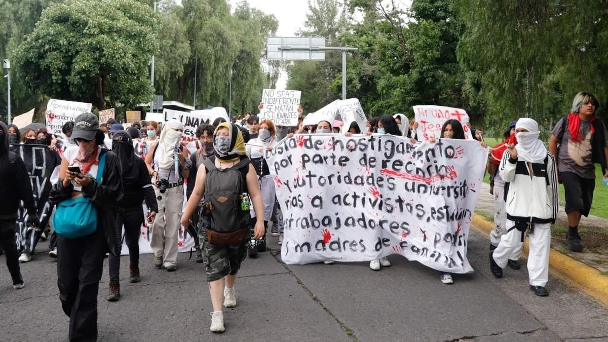 Protesta tras el asesinato en el CCH Sur. Llamado para las autoridades