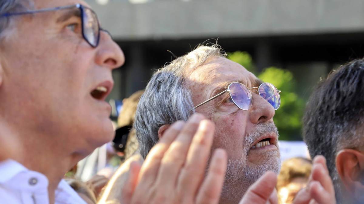 Luis Brandoni en la marcha homenaje al fiscal Nisman (foto: Twitter).