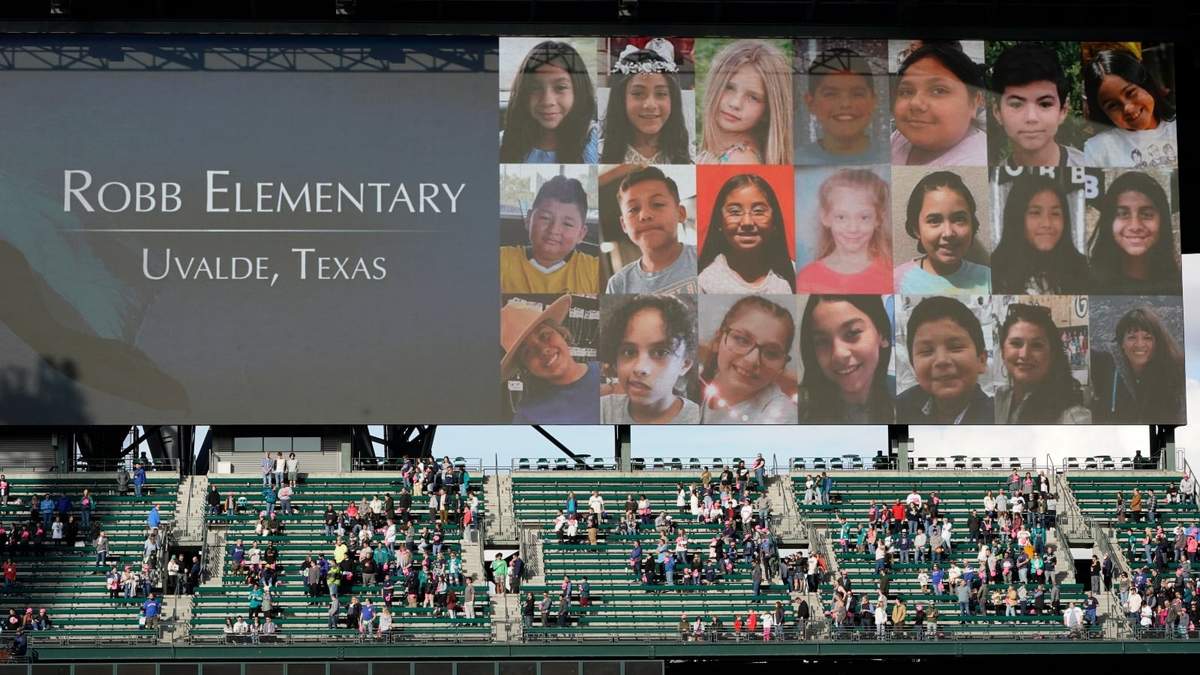 Homenaje a las víctimas del tiroteo en la escuela de Uvalde