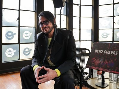 Beto Cuevas reinterpreta su legado con La Ley con un álbum acústico (Video)