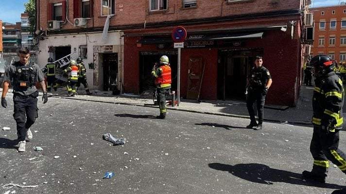 Explosión por fuga de gas en edificio de Madrid deja un muerto y 25 heridos