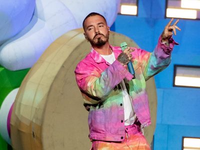 Puro estilo: J Balvin causó gran alboroto en el barrio que lo vio crecer