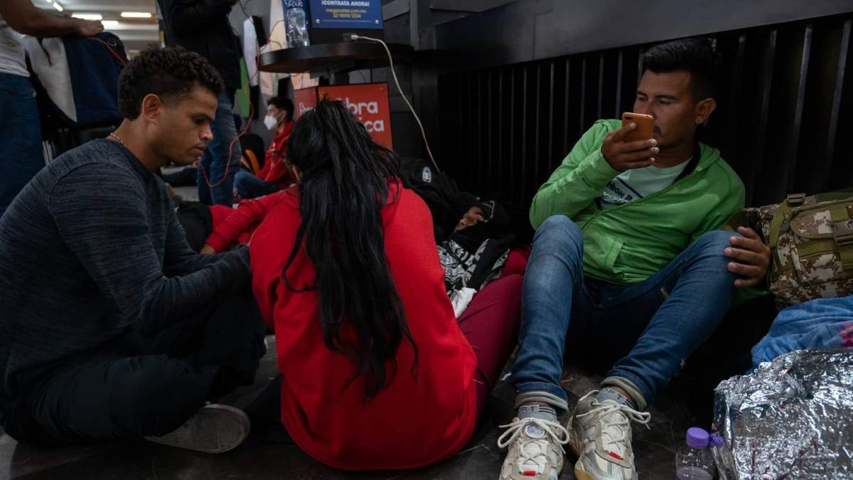 Migrantes venezolanos varados en la CDMX