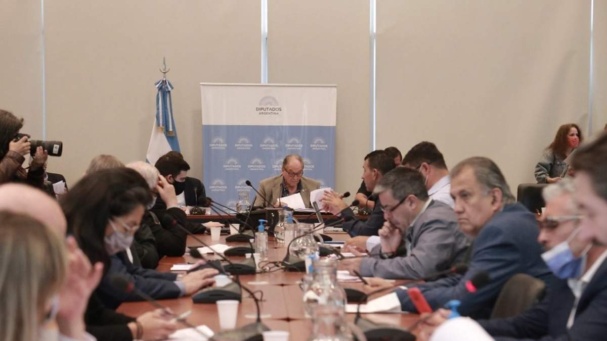 El Gobierno apunta al superávit con el Presupuesto 2024. Fuente: (Twitter)