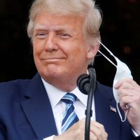 El médico de Trump dice que ya no es contagioso: el mandatario volvió al ruedo