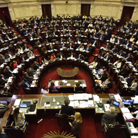 Los Diputados recibirán en 3 cuotas un aumento del 80 %