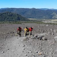 Tuvieron que rescatar con un helicóptero a un hombre que se quebró cuando descendía del volcán Lanín