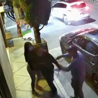 Pareja de asaltantes roba camioneta a mano armada en Cuautitlán Izcalli (Video)