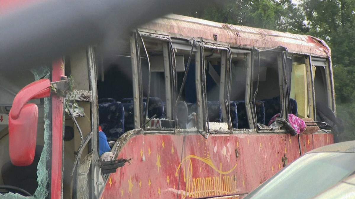 El autobús en el que murieron siete personas y 37 más resultaron heridas tras su volcadura