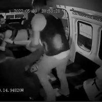 Pasajeros de combi desarman y golpean a ladrón en Naucalpan (Video)