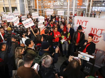 The New York Times comienza su primera huelga en 40 años por disputas laborales sobre salarios