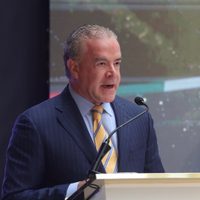 Juez suspende orden de aprehensión contra Raúl Rocha Cantú, copropietario de Miss Universo