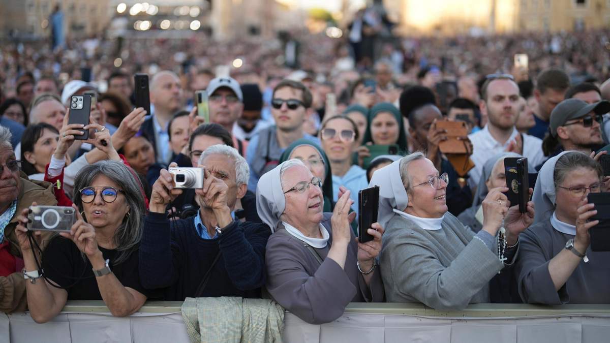 Fieles en el Vaticano