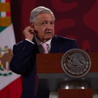 AMLO revela que hasta 30 empresas tienen adeudos con el SAT por 100 mil mdp
