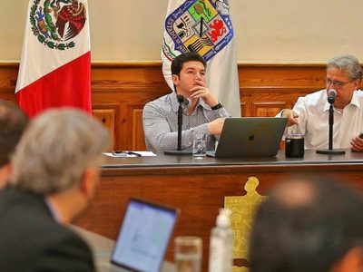 Para ahorrar agua, Samuel García pide dejar de bañarse con canciones de Julión Álvarez