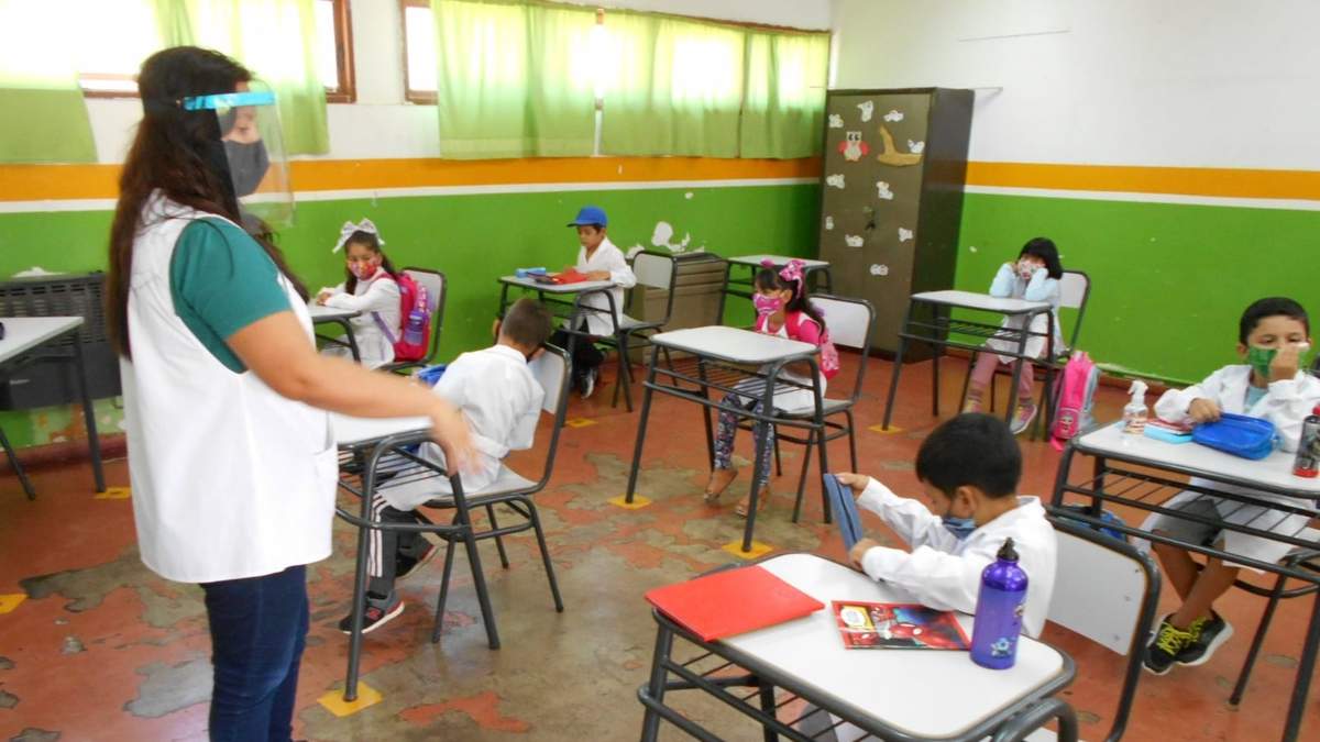 Clases presenciales. Fuente: (Twitter)