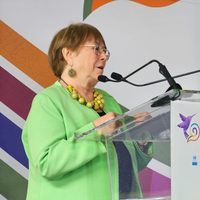 Bachelet advierte sobre el “gran riesgo” de retroceso en los derechos de las mujeres