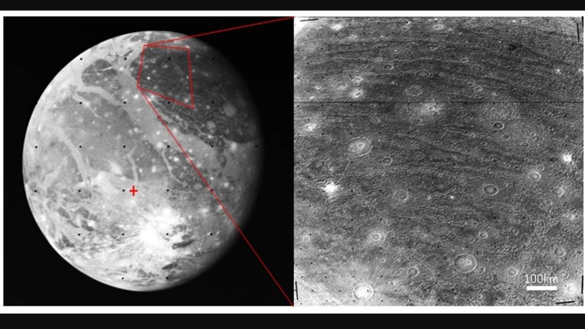 En gran parte de su superficie, la luna de Júpiter, Ganímedes, está cubierta de surcos (derecha) que forman círculos concéntricos alrededor de un punto (izquierda, cruz roja)