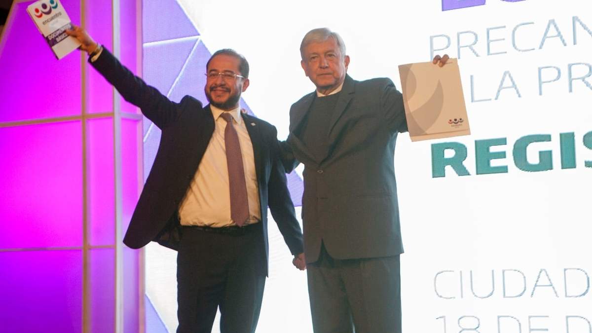 Hugo Eric Flores, líder del PES, y AMLO. Foto: Miguel Dimayuga